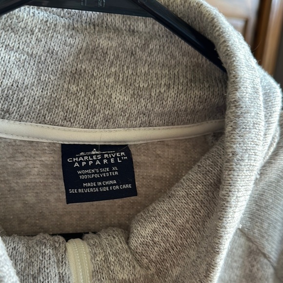 Like NEW Budweiser Zip Up! - Picture 2 of 6